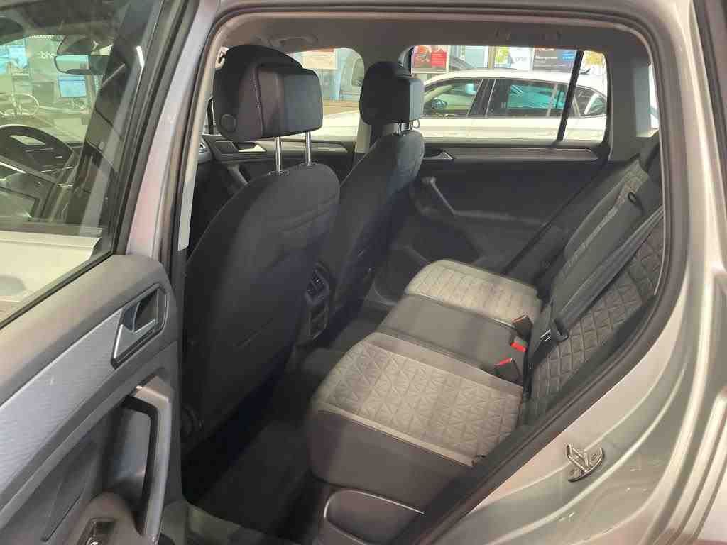 Fahrzeugabbildung Volkswagen Tiguan TSI Life LED Navi ACC PDC SH