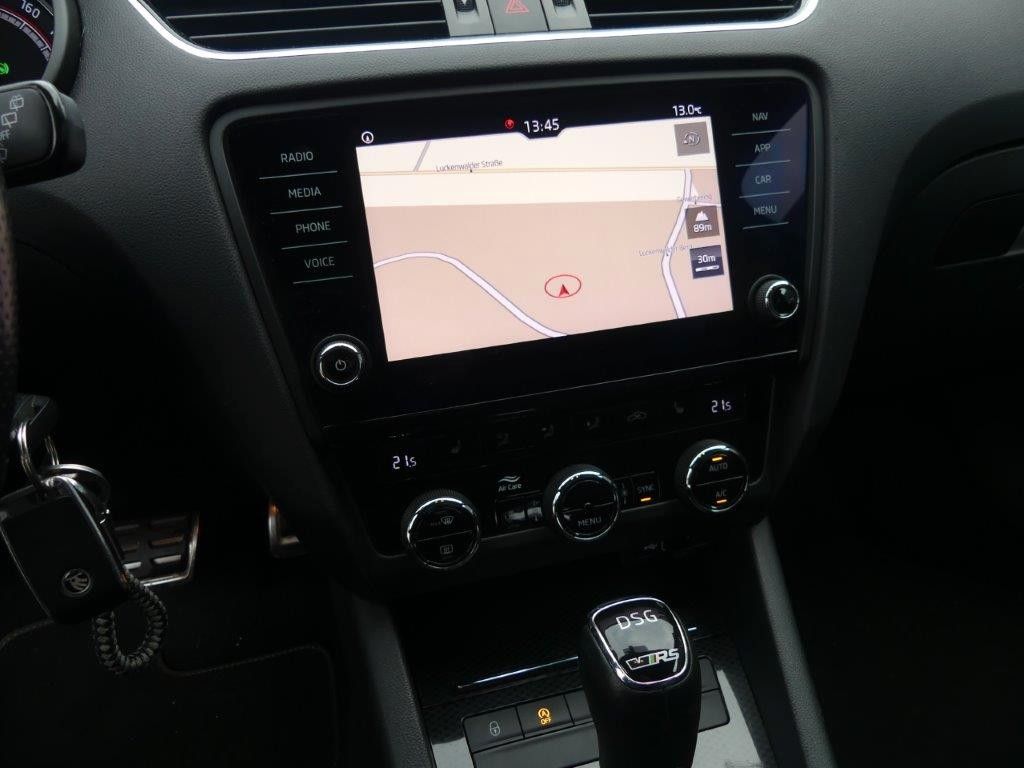 Fahrzeugabbildung SKODA Octavia Combi 2.0 TSI DSG RS *STANDHZG*KAMERA*