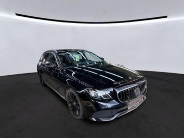 Mercedes E 200 - 2
