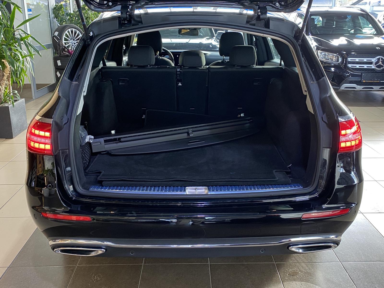 Mercedes-Benz E-Class Avantgarde*ACC*LED*Navi*R-Cam*SHZ*CarPlay*, миниатюра 6