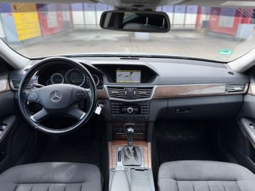 Mercedes E 220 - 8