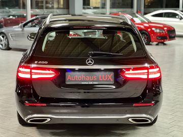 Mercedes E 200 - 8