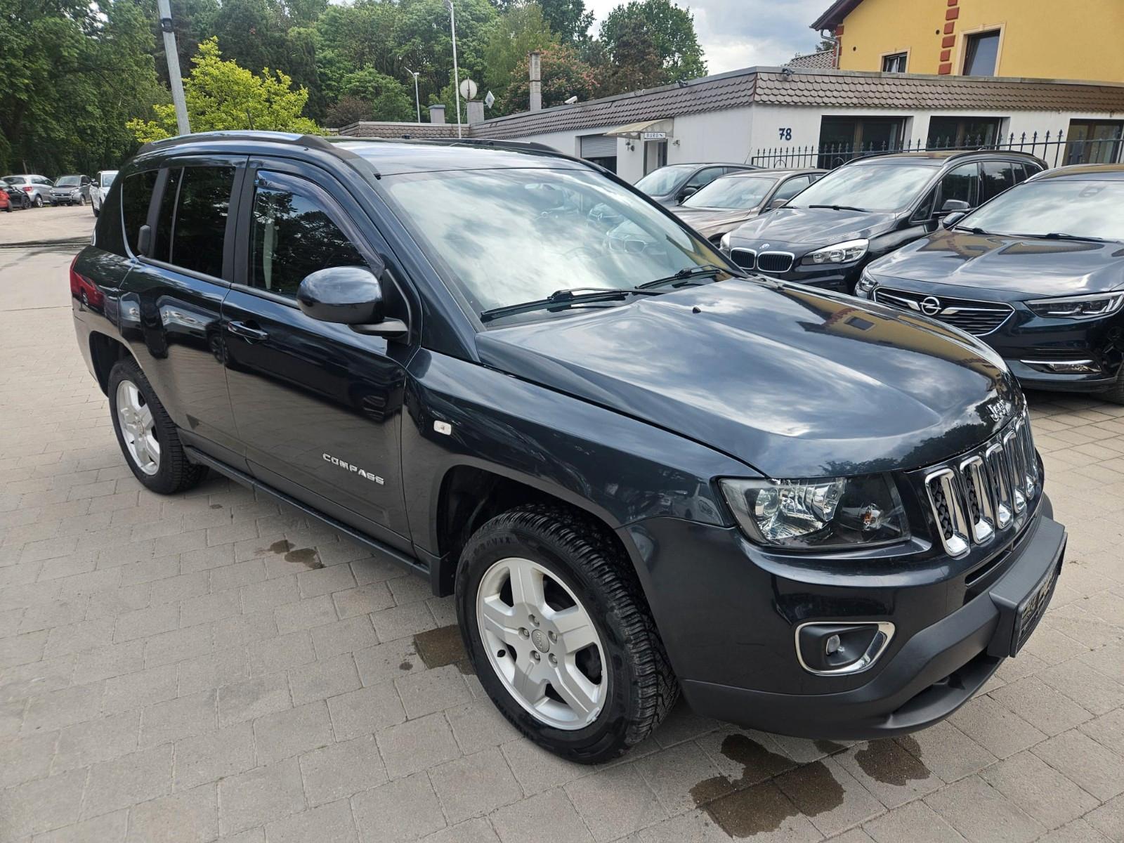 Jeep Compass 2013 — rear view
