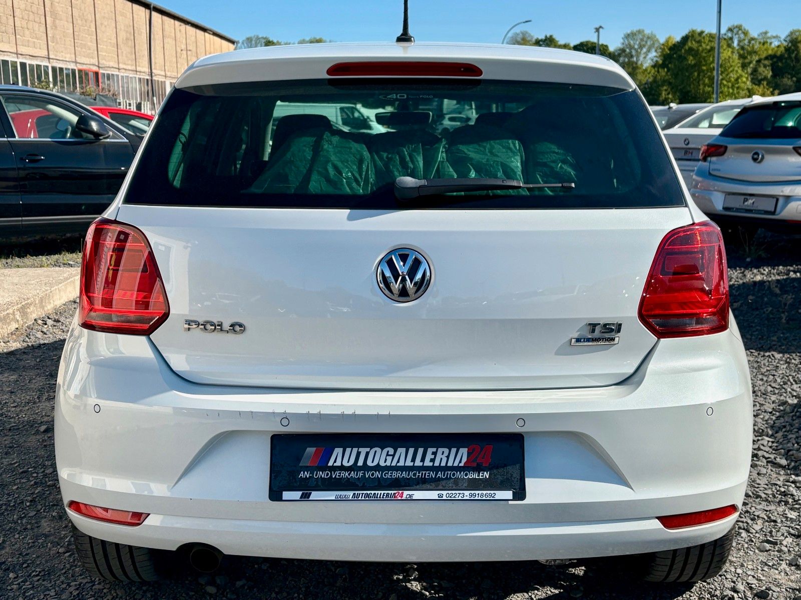 Fahrzeugabbildung Volkswagen Polo V Lounge 1.2 TSI 81kW LED Glasdach PDC Spor