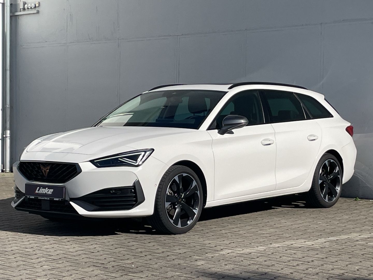 Leon Sportstourer 1.5 eTSI DSG AHK/Pano/Kamera/K