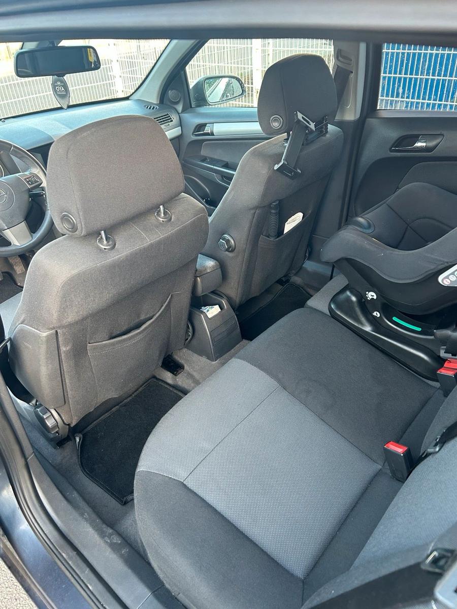Opel Astra 2006 — photo 10