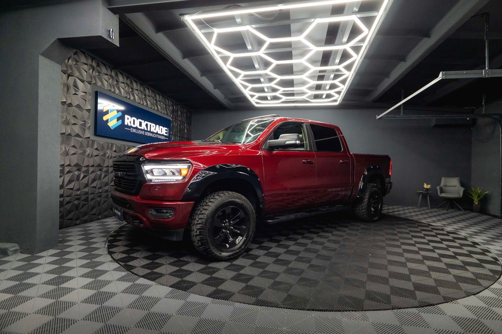 Fahrzeugabbildung Dodge RAM 5.7 V8 HEMI 4x4 NIGHT LARAMIE *Unfallfrei*