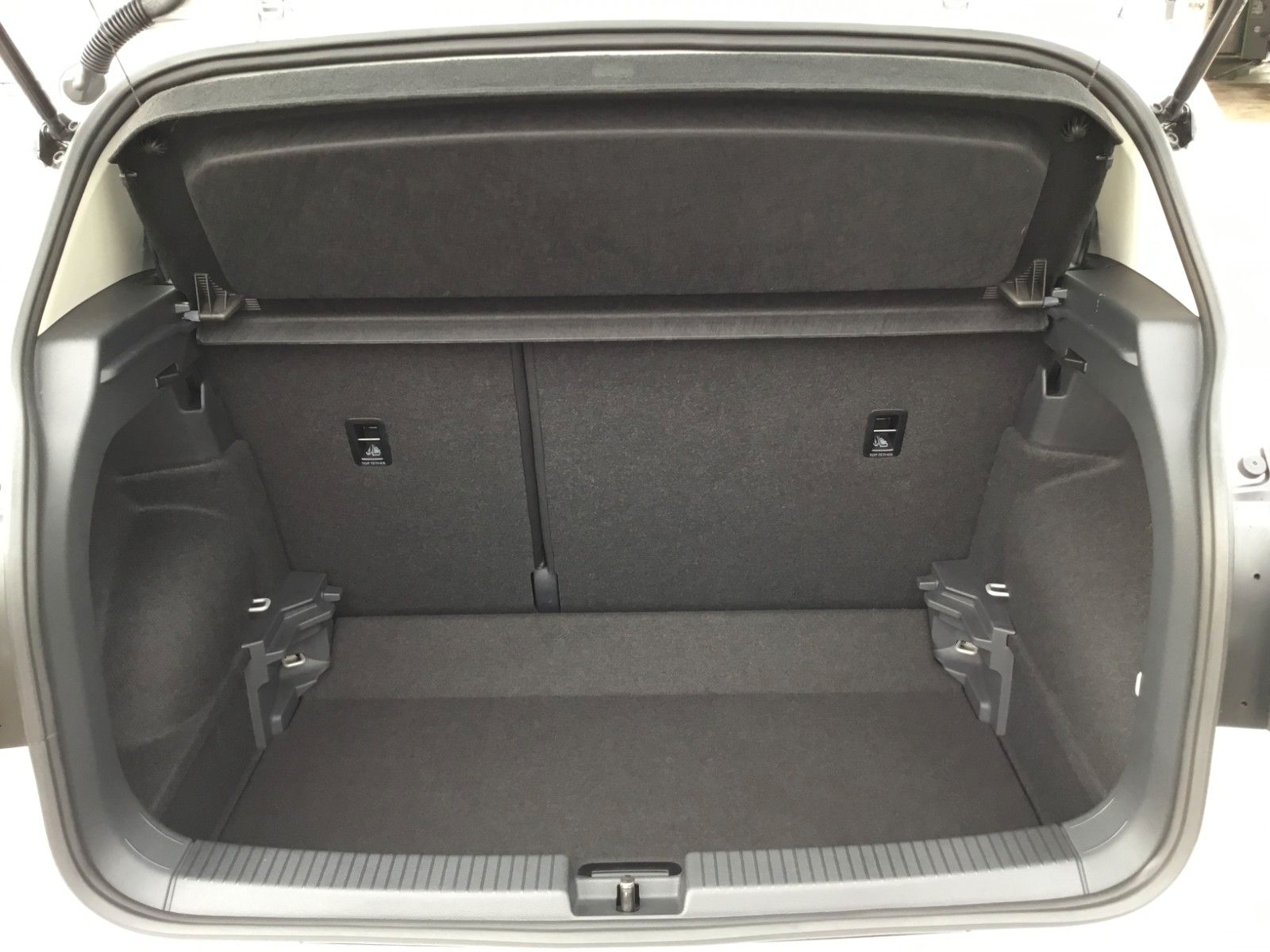 Fahrzeugabbildung Volkswagen T-Cross 1.0 TSI Life+Sitzheizung+LED+16" GJR