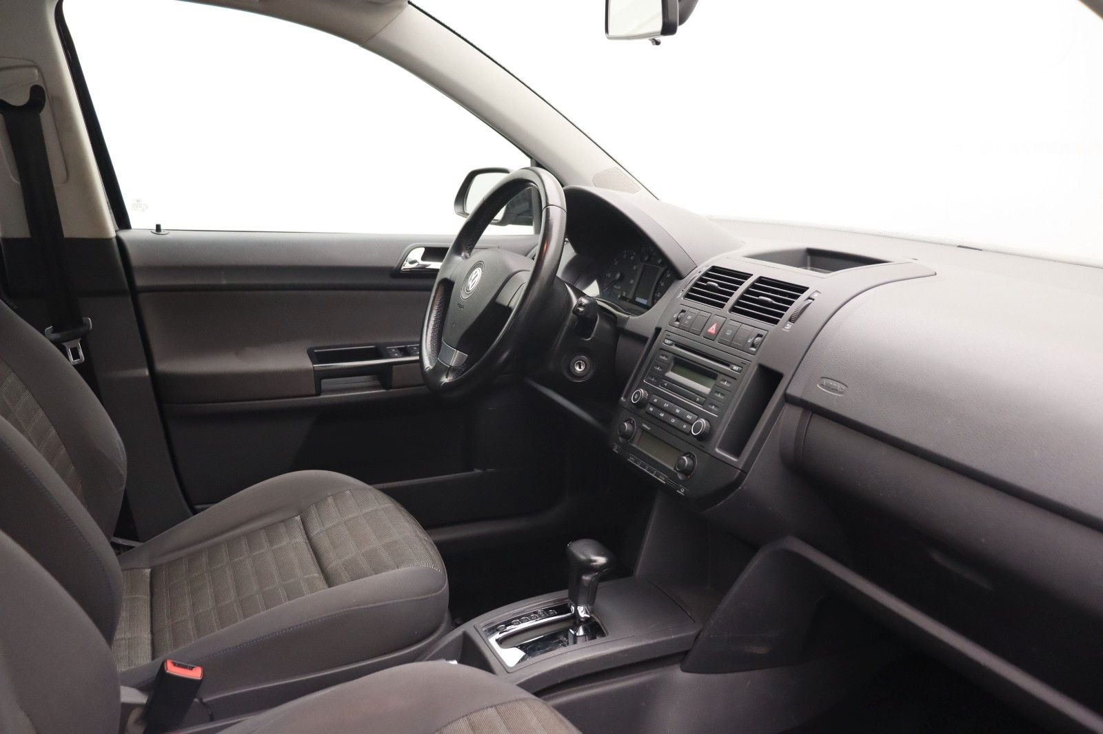 Fahrzeugabbildung Volkswagen Polo IV 1.4 Tour AUTOMATIK AHK KLIMA SHZ