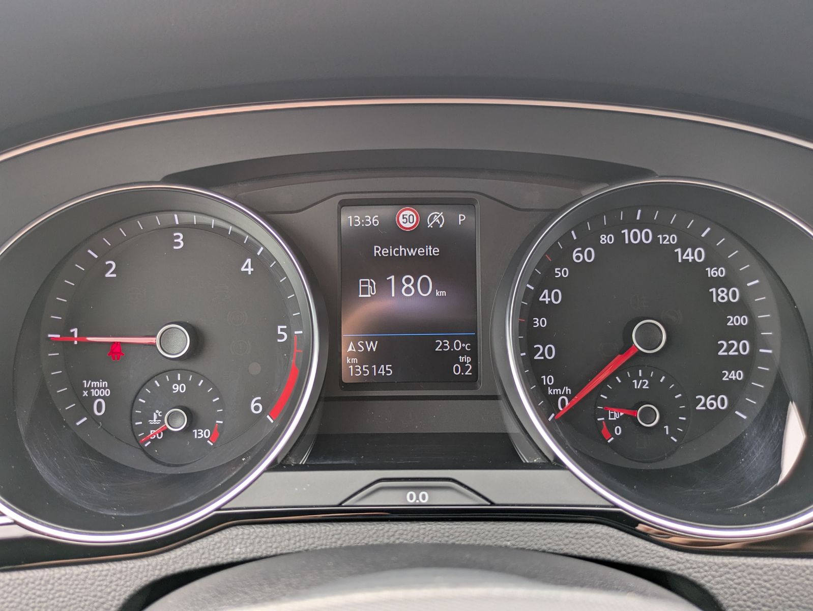 Fahrzeugabbildung Volkswagen Passat 2.0 TDI Elegance AHK*ACC*MATRIX*MASSAGE