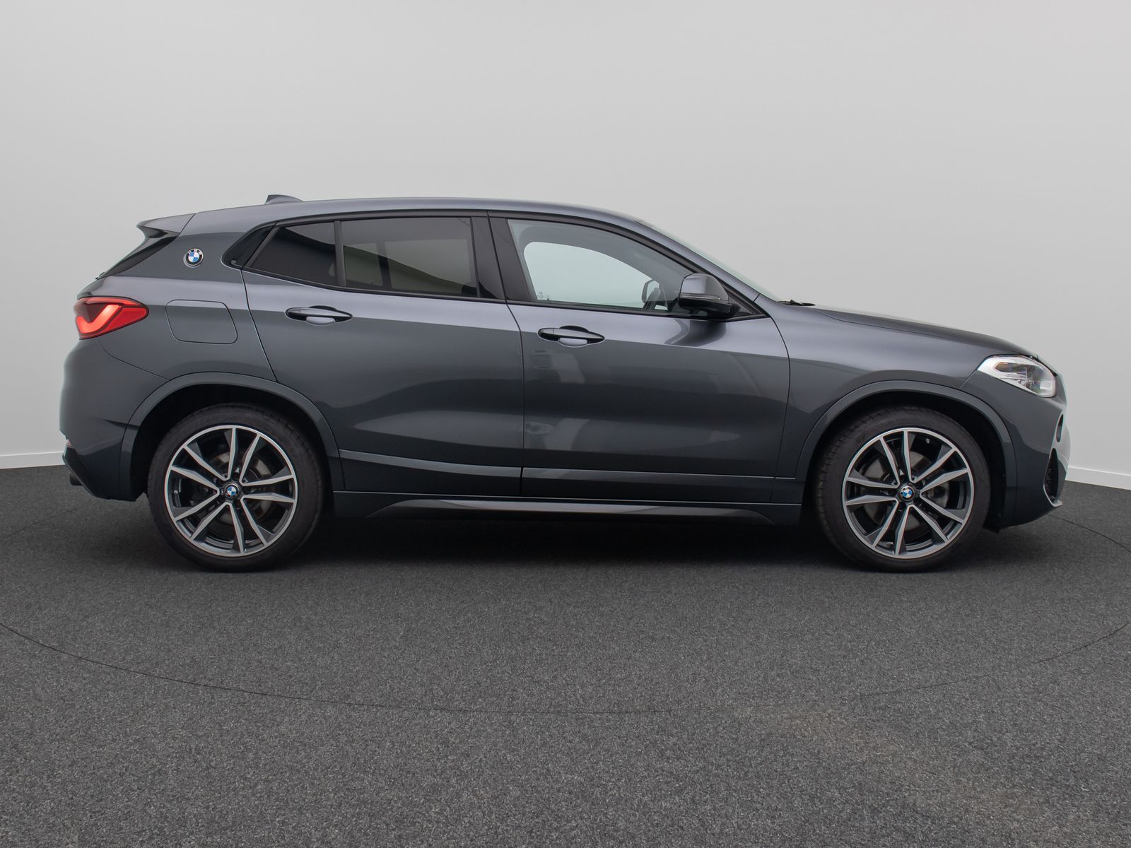 Fahrzeugabbildung BMW X2 xD20d M Sport Navi+ Alarm DAB HUD H/K 19Zoll