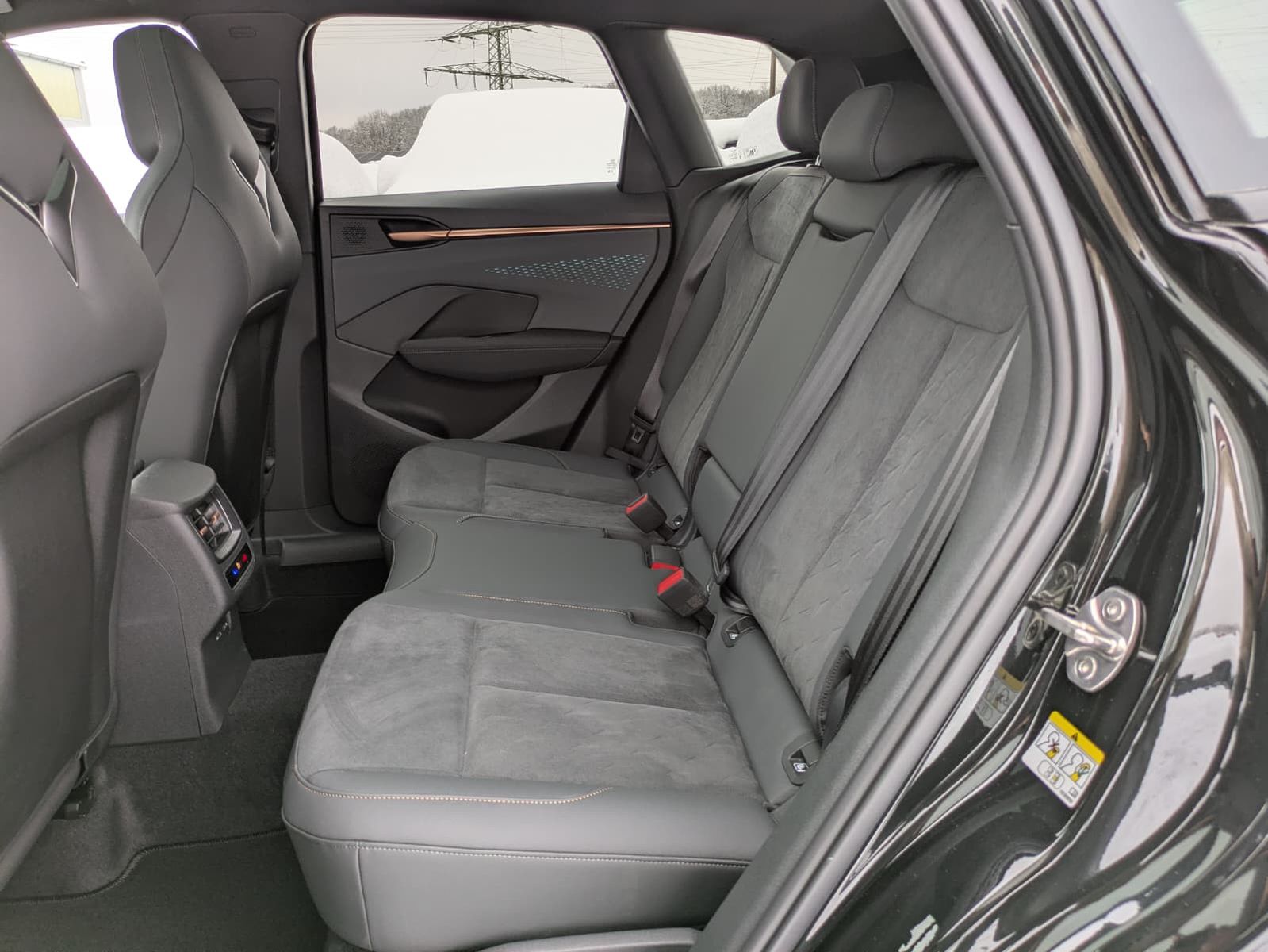 Fahrzeugabbildung CUPRA Terramar 2.0 TSI 4D VZ HUD*MATRIX*PANO*DCC*20"