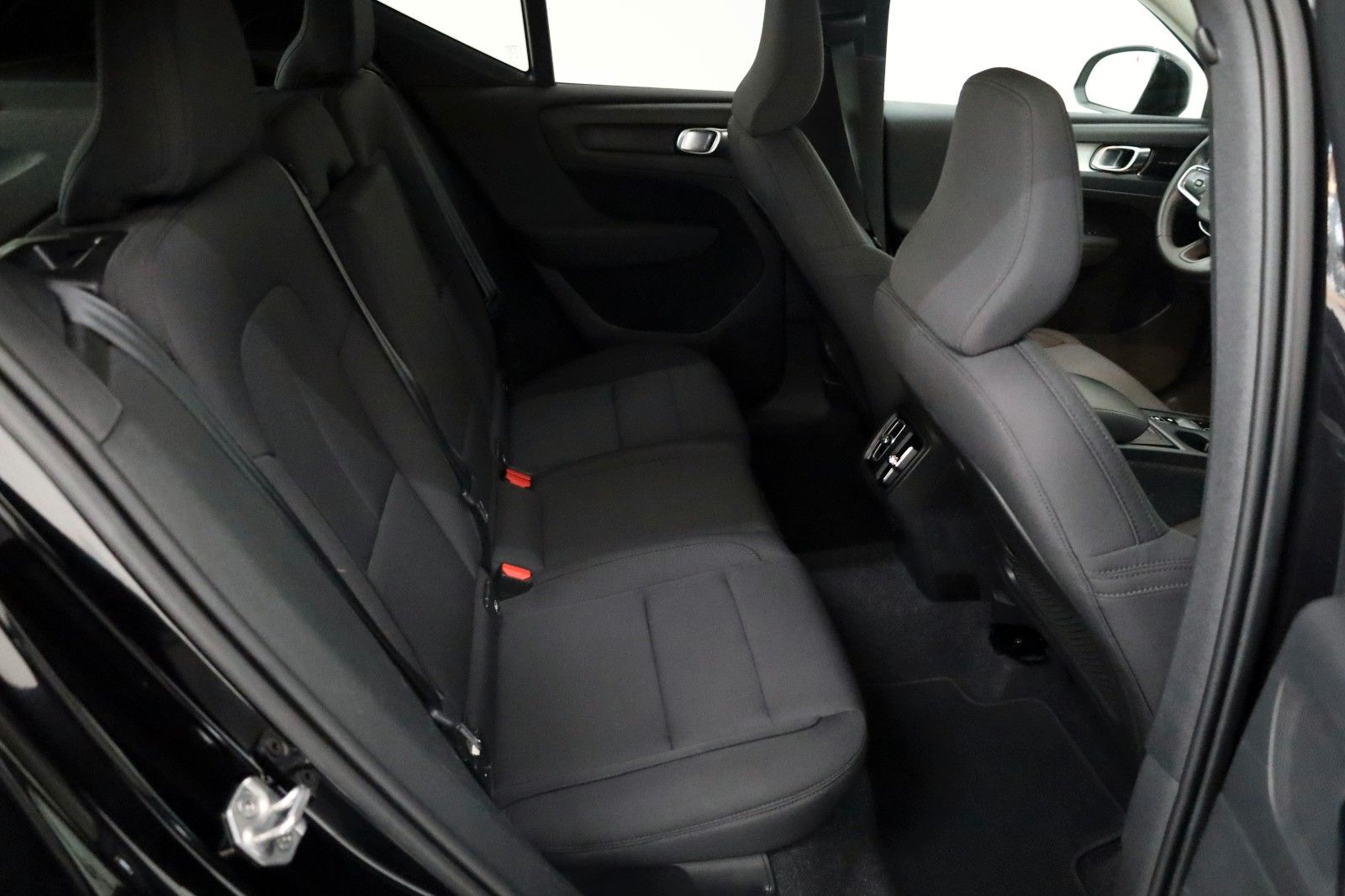 Fahrzeugabbildung Volvo XC40 Momentum Pro,Navi,LED,SH,Kamera,H&K,Carplay