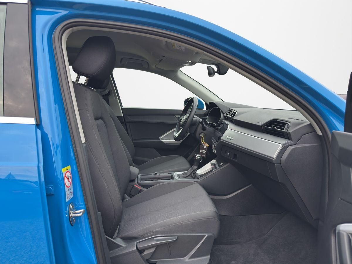 Audi Q3 1,4 eTFSI S Line Bluetooth LED foto 7