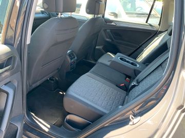 Volkswagen Tiguan - 12