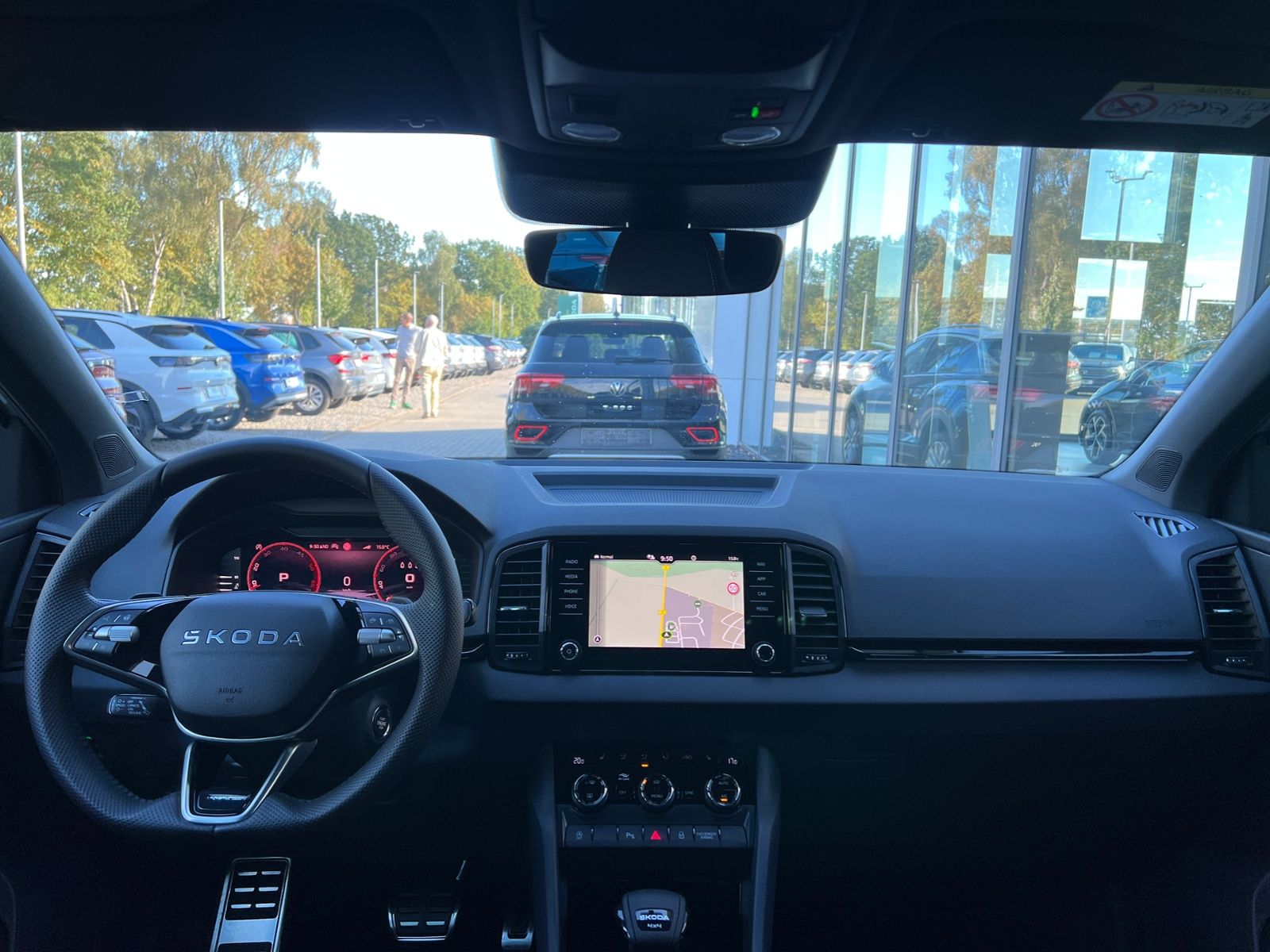 Fahrzeugabbildung SKODA Karoq Sportline 2.0 TDI DSG 4x4 *AHK, Navi, Trav