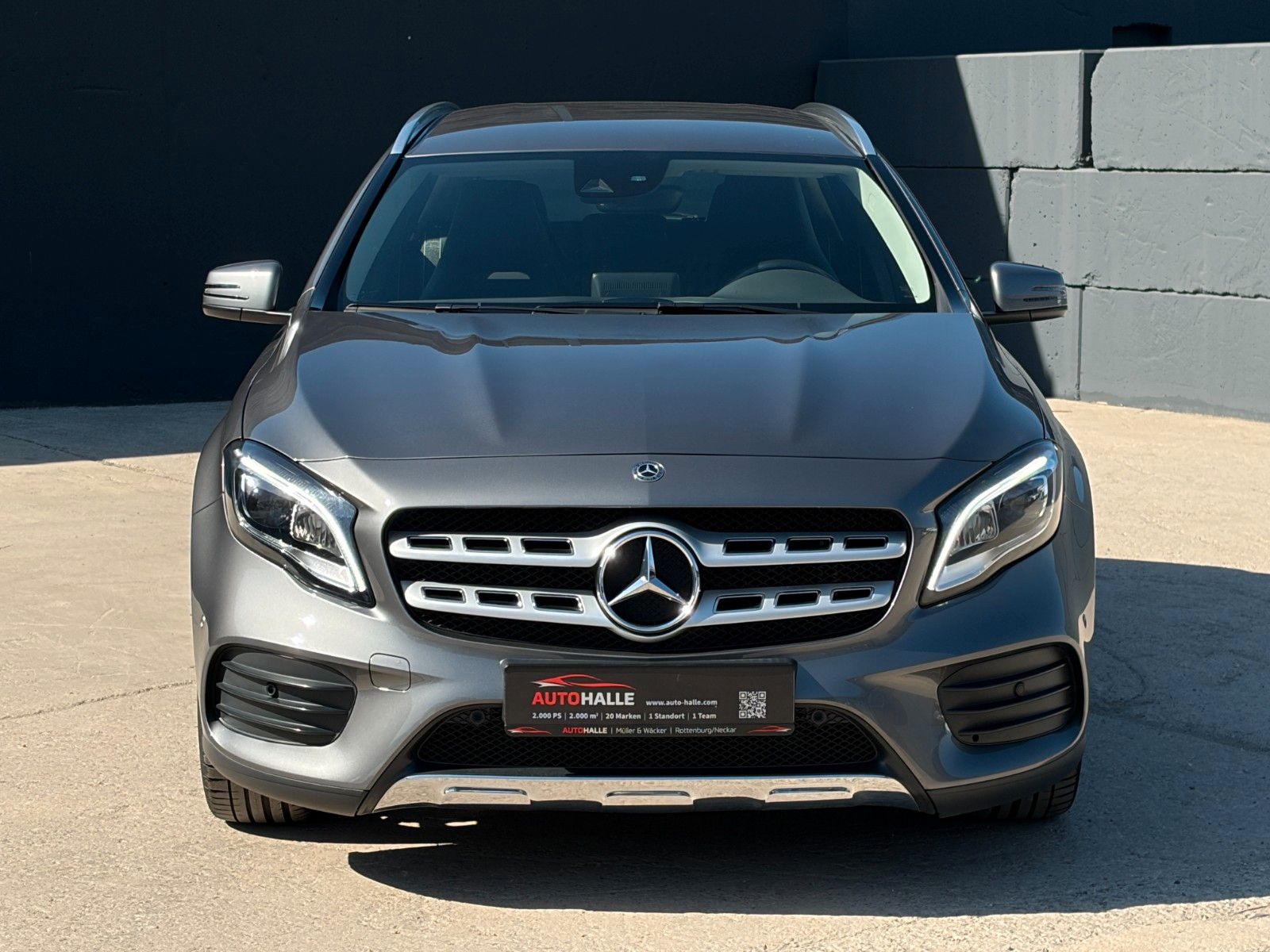 Fahrzeugabbildung Mercedes-Benz GLA 180 Urban Edition SHZ TEMP CAM NAVI BT LED