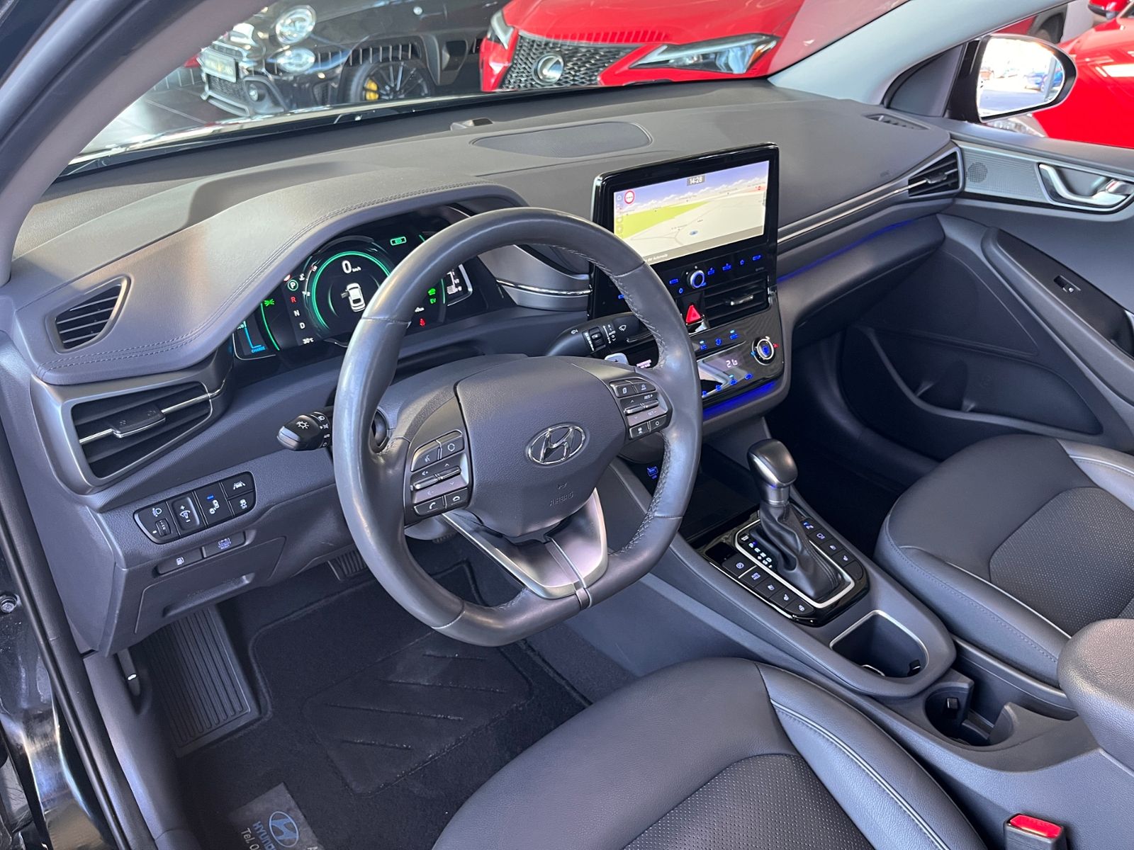 Fahrzeugabbildung Hyundai IONIQ Premium Prime Hybrid PANO LEDER LED