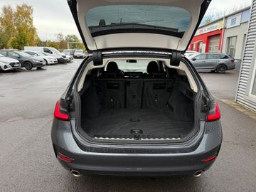 BMW 320i Touring SportLine+LED+StLüftung+App+Virtual