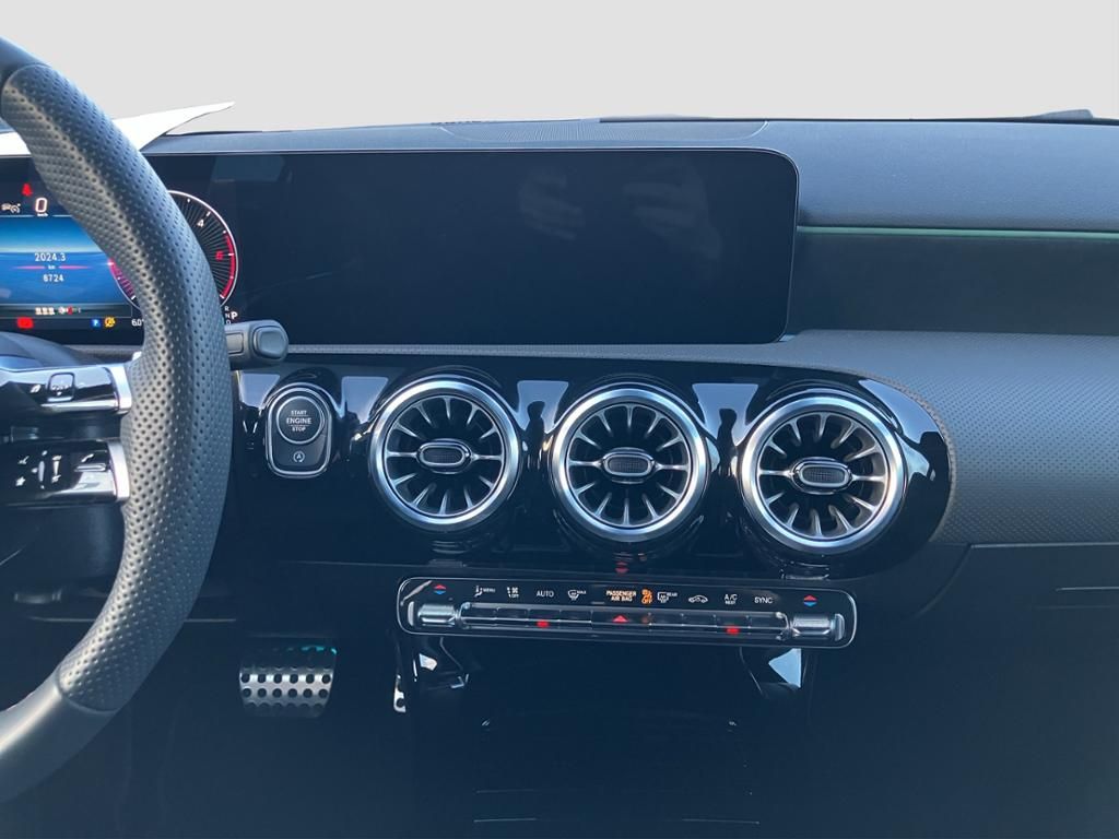 Fahrzeugabbildung Mercedes-Benz A 200 d Kompaktlimousine AMG Line*Night Paket