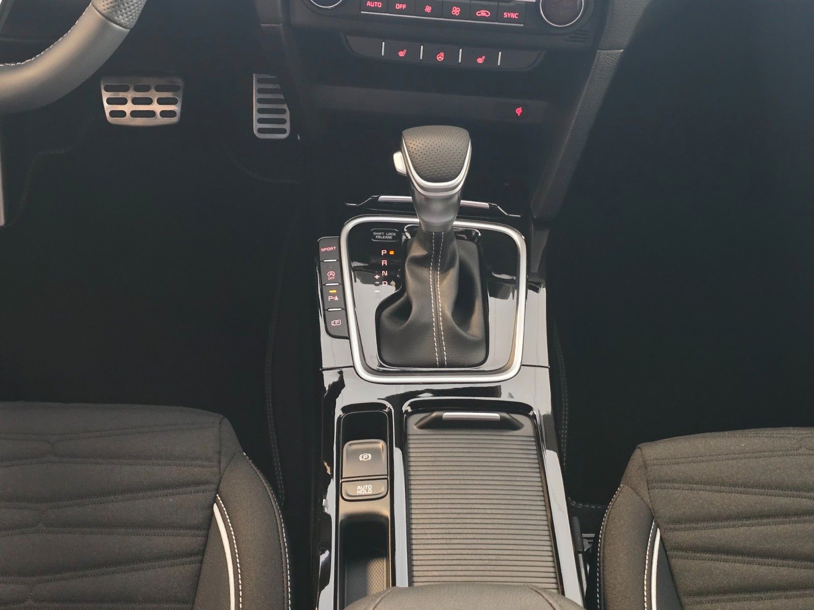 Fahrzeugabbildung Kia CEED_SW 1.5T 140 DCT7 GTL TEC 18Z