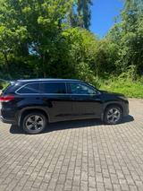 Toyota Highlander - Toyota Highlander mit Benzin-Antrieb