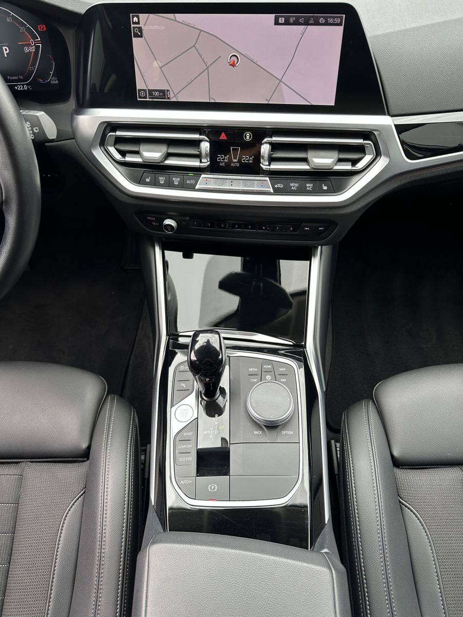 Fahrzeugabbildung BMW 320d Touring Sport-Line NAV+LED+KAMERA+17ZO+1HD