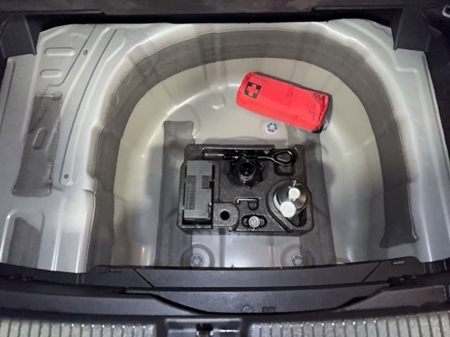 T-Cross LIFE 1.0 TSI LED NAVI DAB+ACC PDC KLIMA