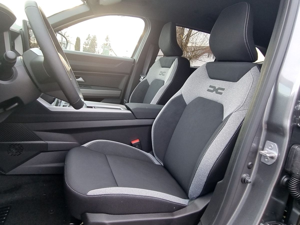 Fahrzeugabbildung Dacia Bigster Journey HYBRID 155