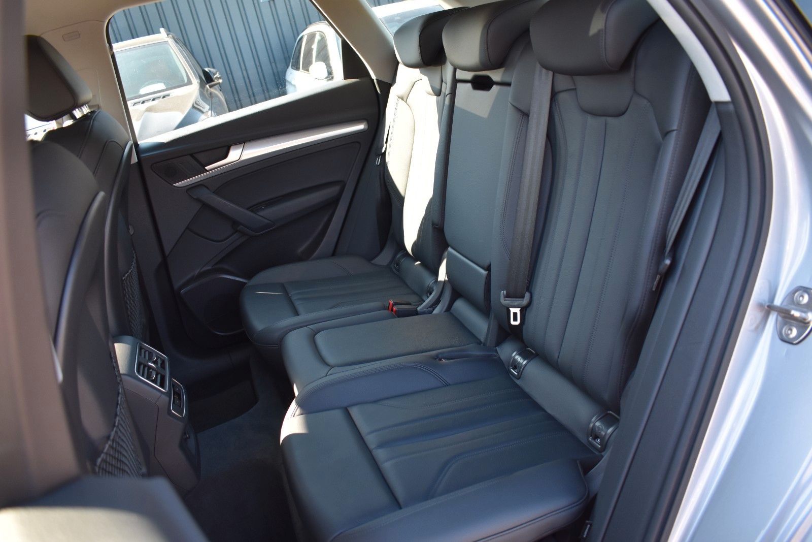 Fahrzeugabbildung Audi Q5 40 TDI quattro sport/Anhänger/LED/Tempomat