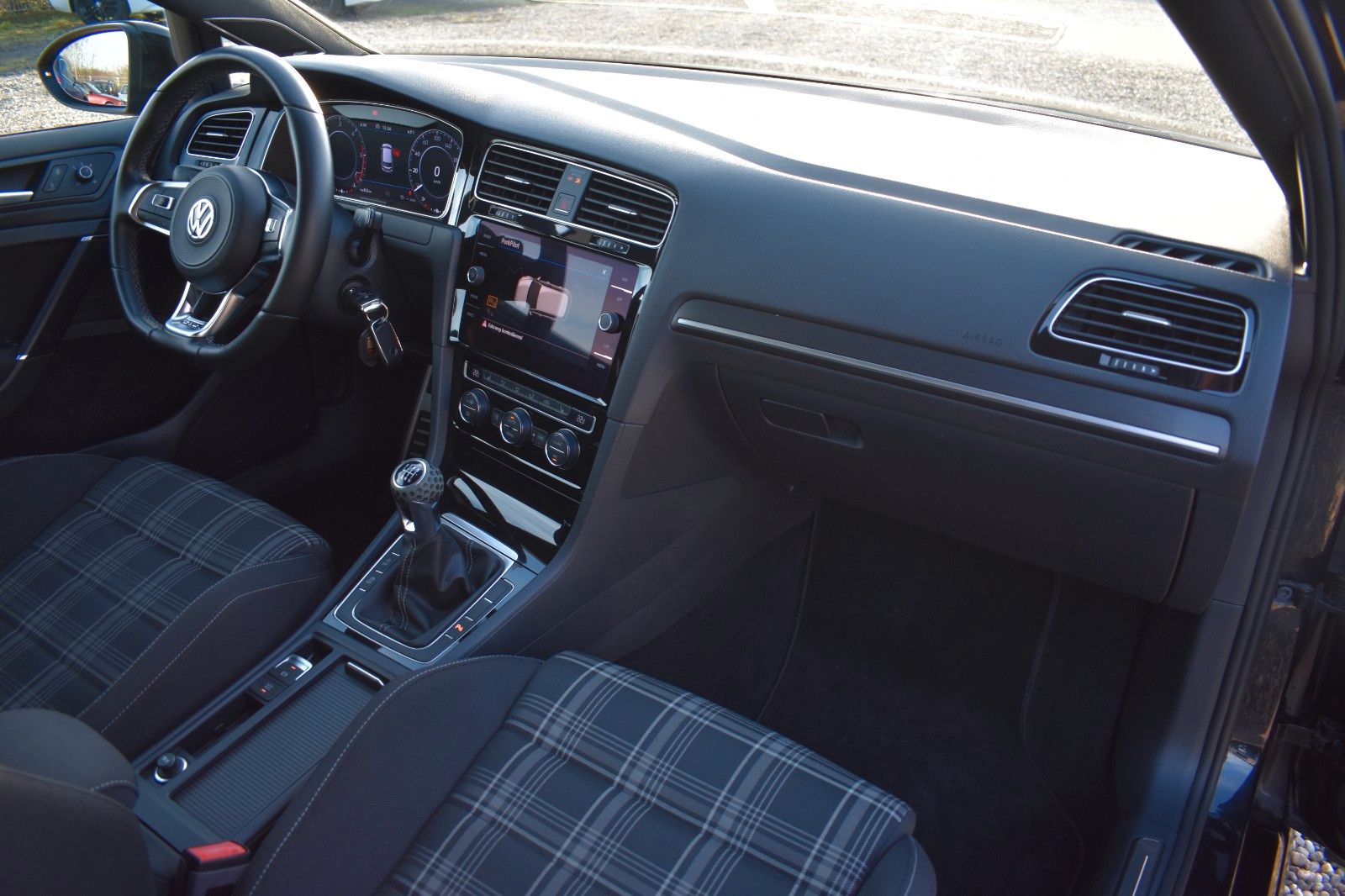 Fahrzeugabbildung Volkswagen Golf VII Lim. GTD BMT/Start-Stopp DYNAUDIO