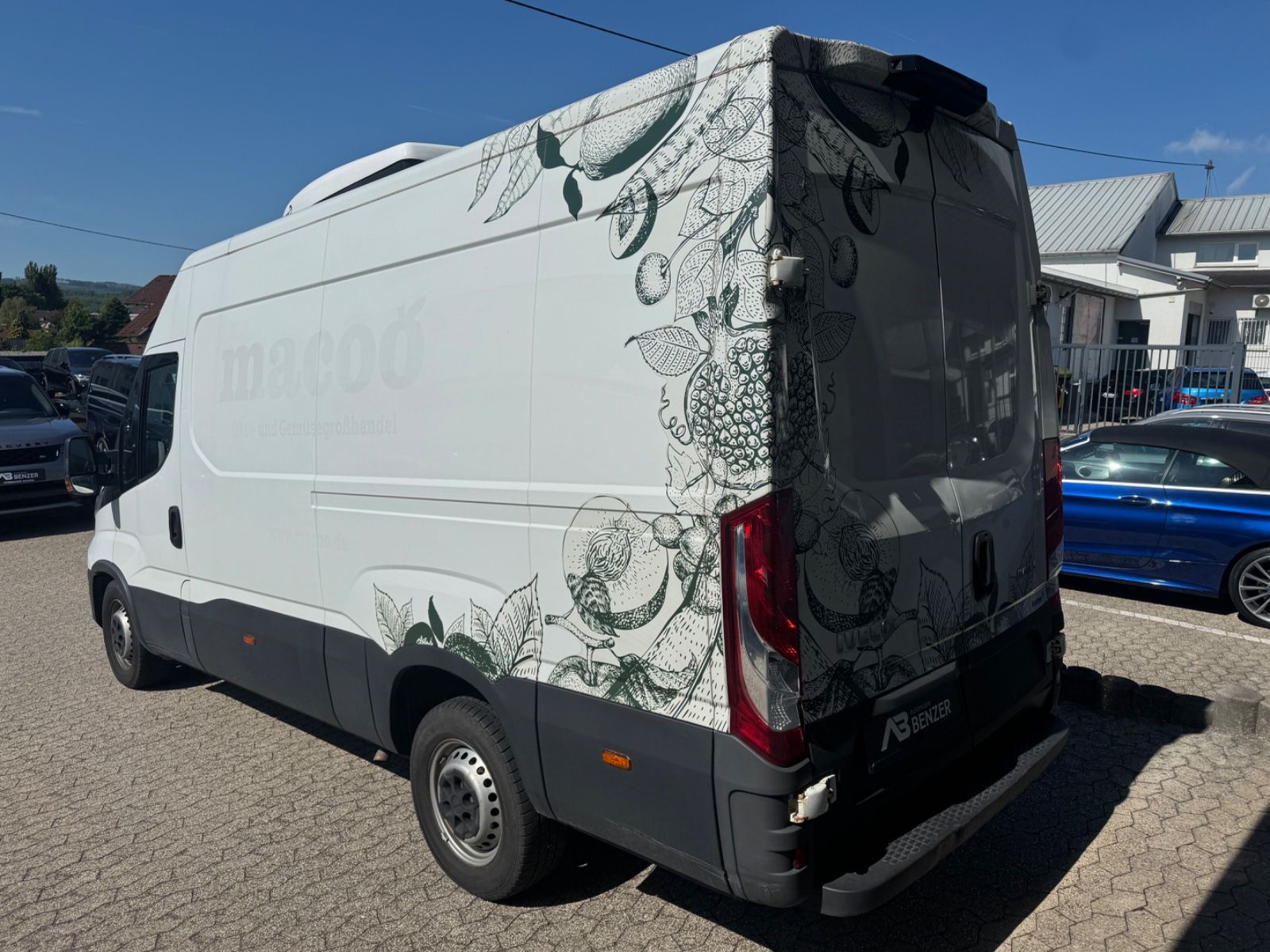Fahrzeugabbildung Iveco Daily Kasten HKa 35 S ... V Radstand 3520 L/3-SI