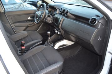 Fahrzeugabbildung Dacia Duster II Prestige 4WD/Navi/360 Grad Kam/PDC/AHK