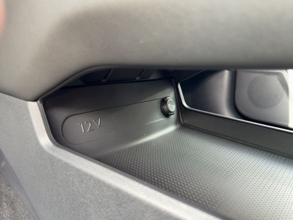 Fahrzeugabbildung Opel Grandland GS, AHK, Allwetter, 360 Grad Kamera, e