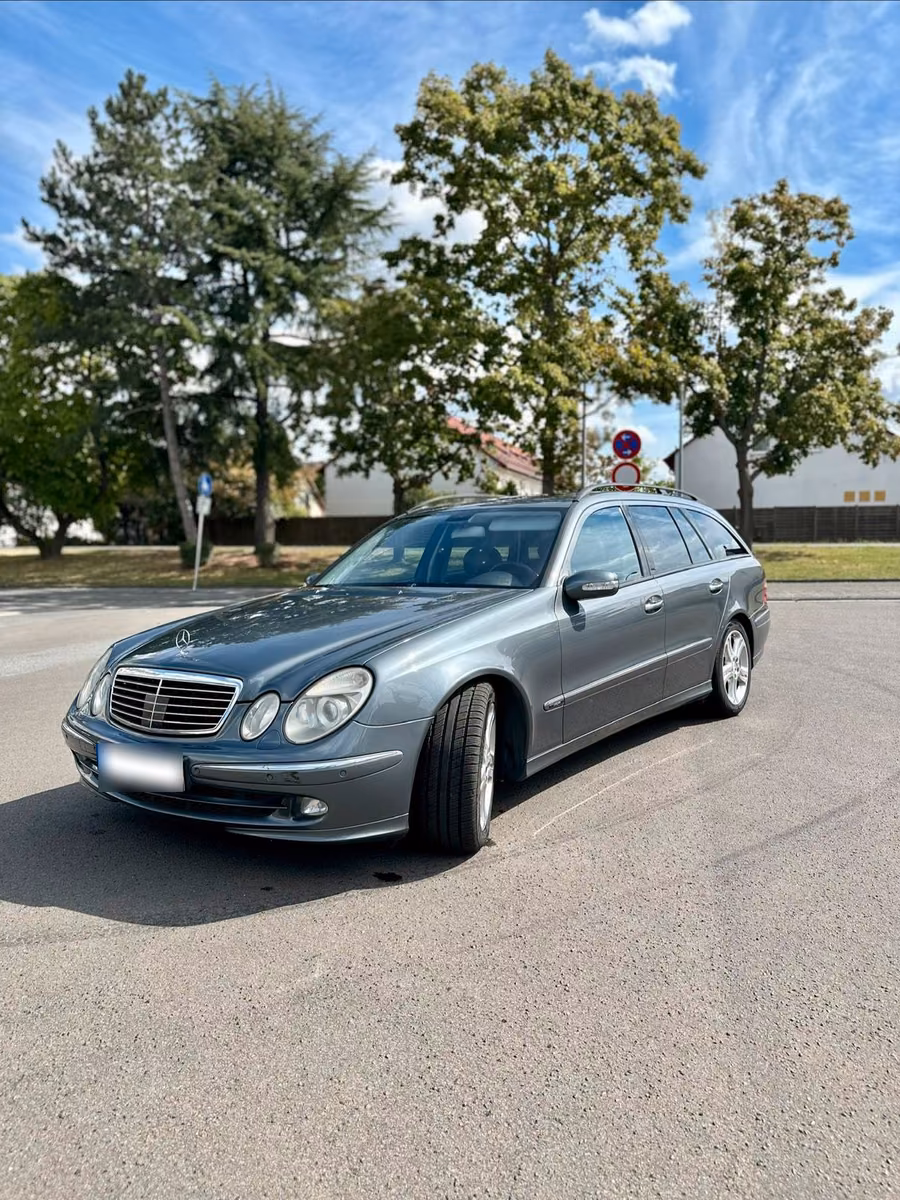 Mercedes-Benz 350 2005 — rear view