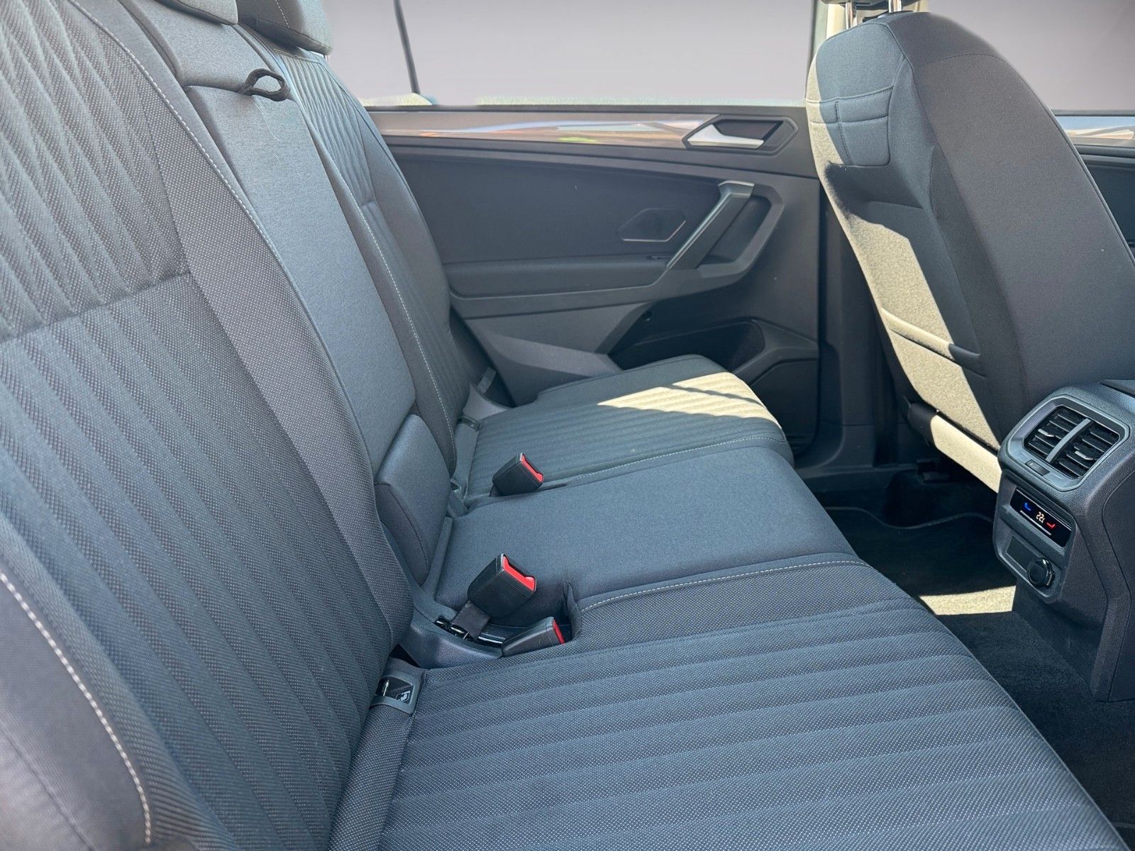 Fahrzeugabbildung Volkswagen Tiguan Allspace Life 1.5 TSI