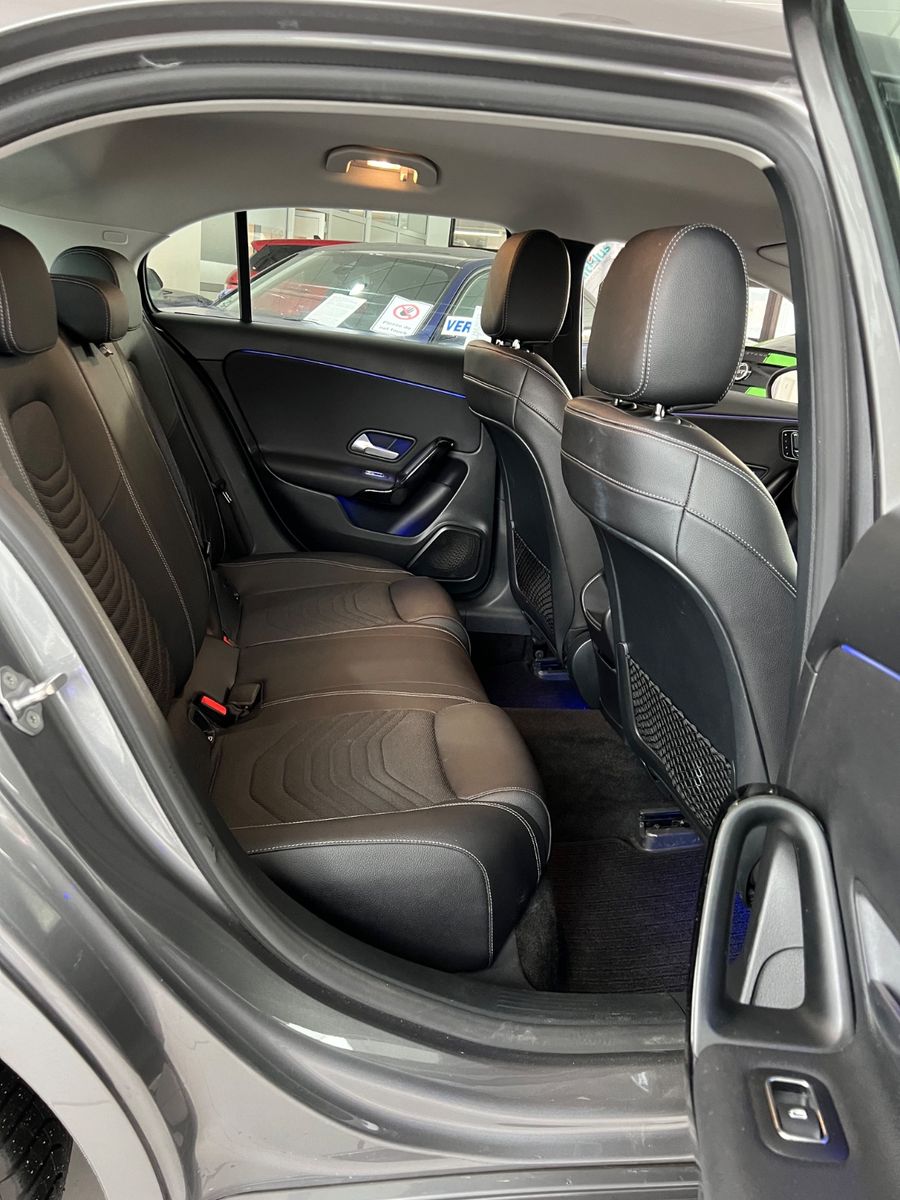 Fahrzeugabbildung Mercedes-Benz A 250 *AMBIENTE-BELEUCHTUNG*MEMORY-SITZE*