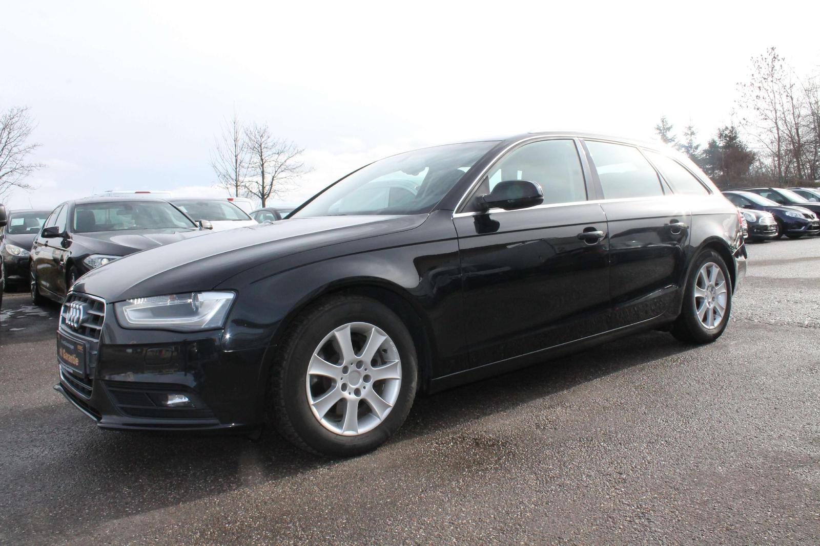 Audi A4 2,0 TDI Aut. KLIMATR NAVI PDC XENON