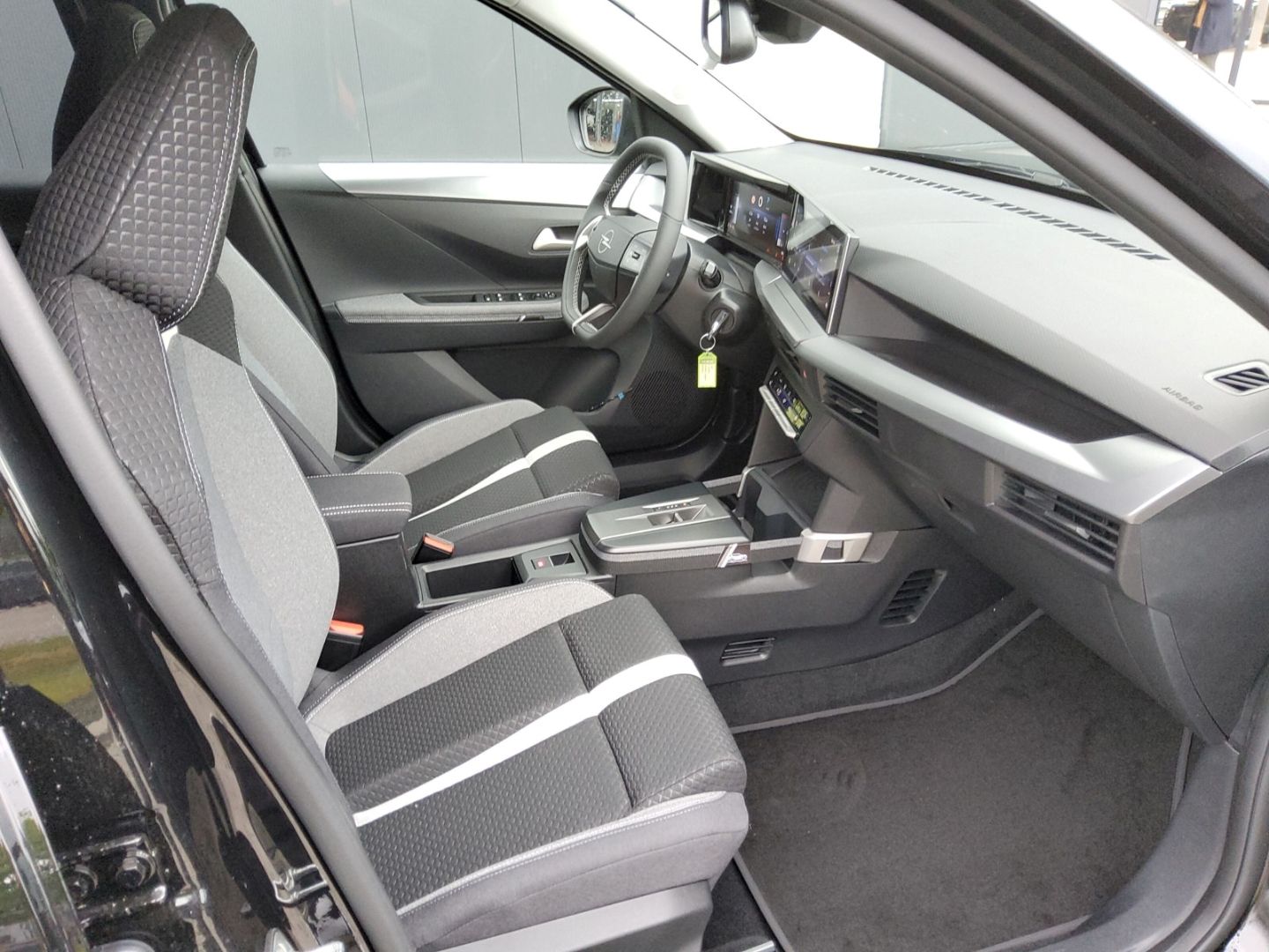 Fahrzeugabbildung Opel Frontera GS, PDC, LED, TechPaket, Rückfahrkamera