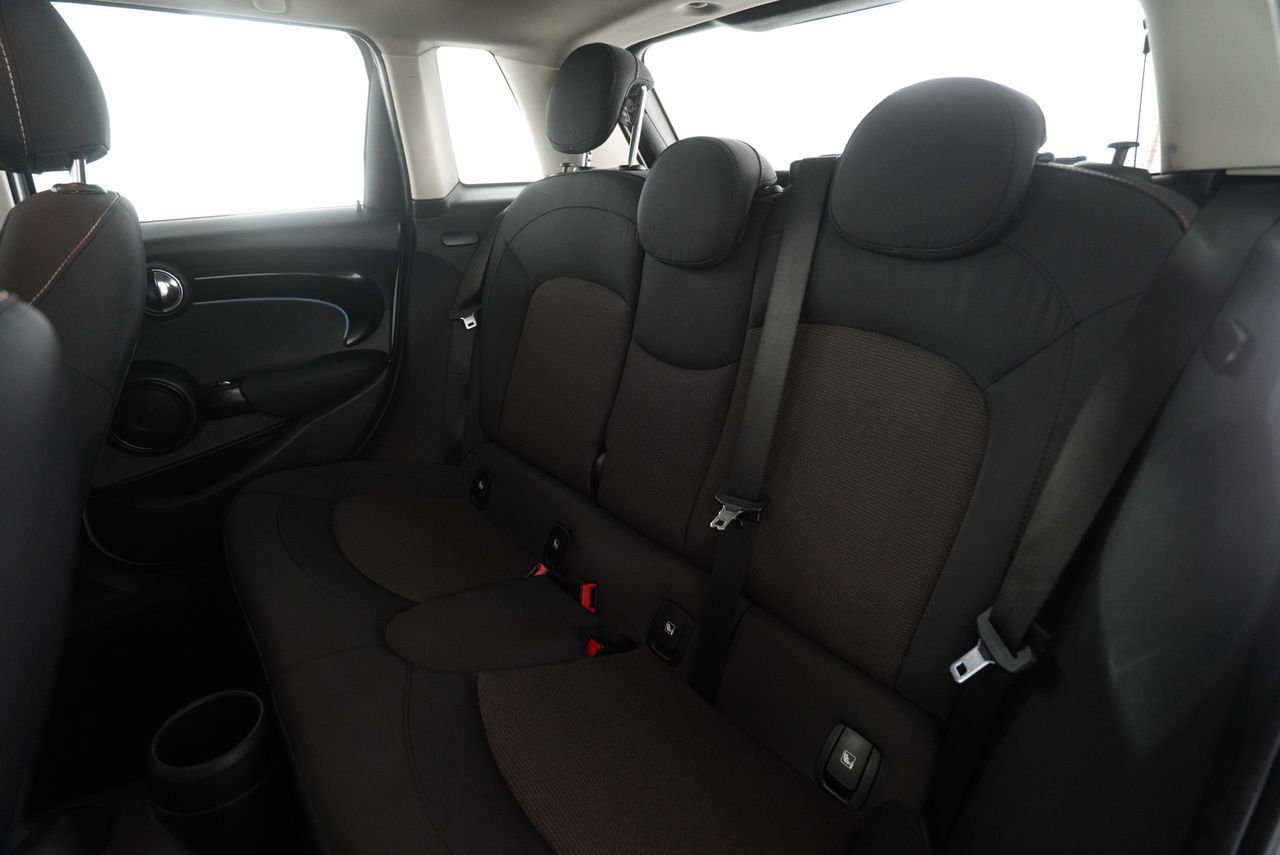 MINI Mini 5 porte (F55) 1.5 Cooper Classic 5 por imagem 2