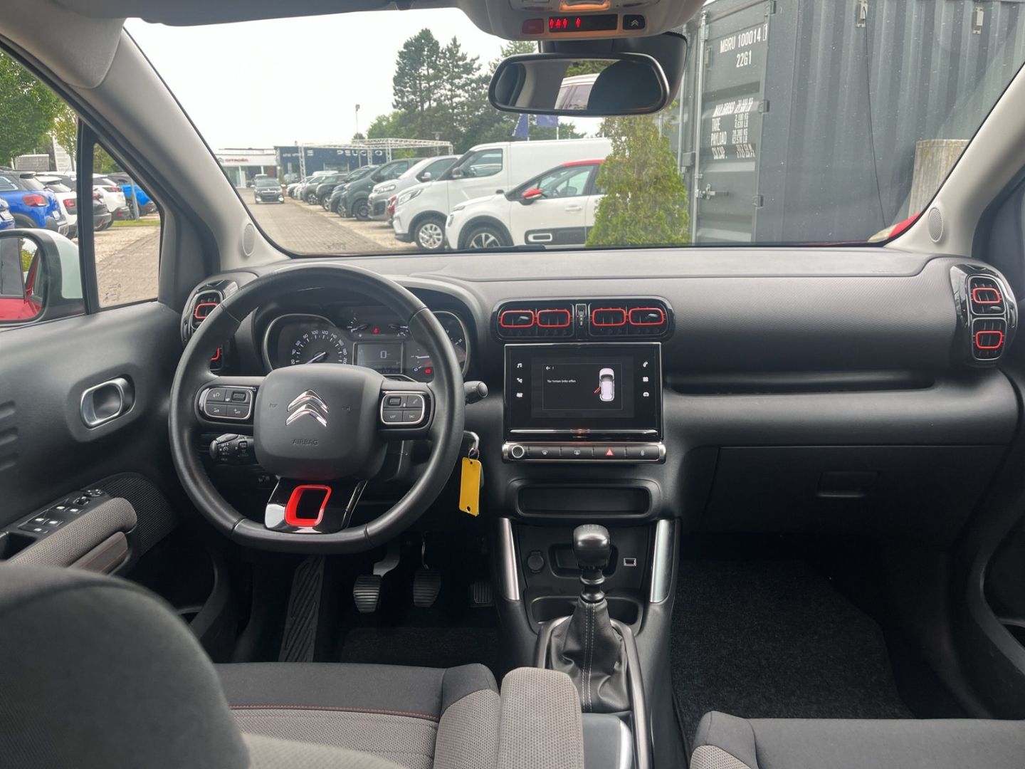 Fahrzeugabbildung Citroën C3 Aircross 1.2 PureTech 110 Shine Navi CarPlay