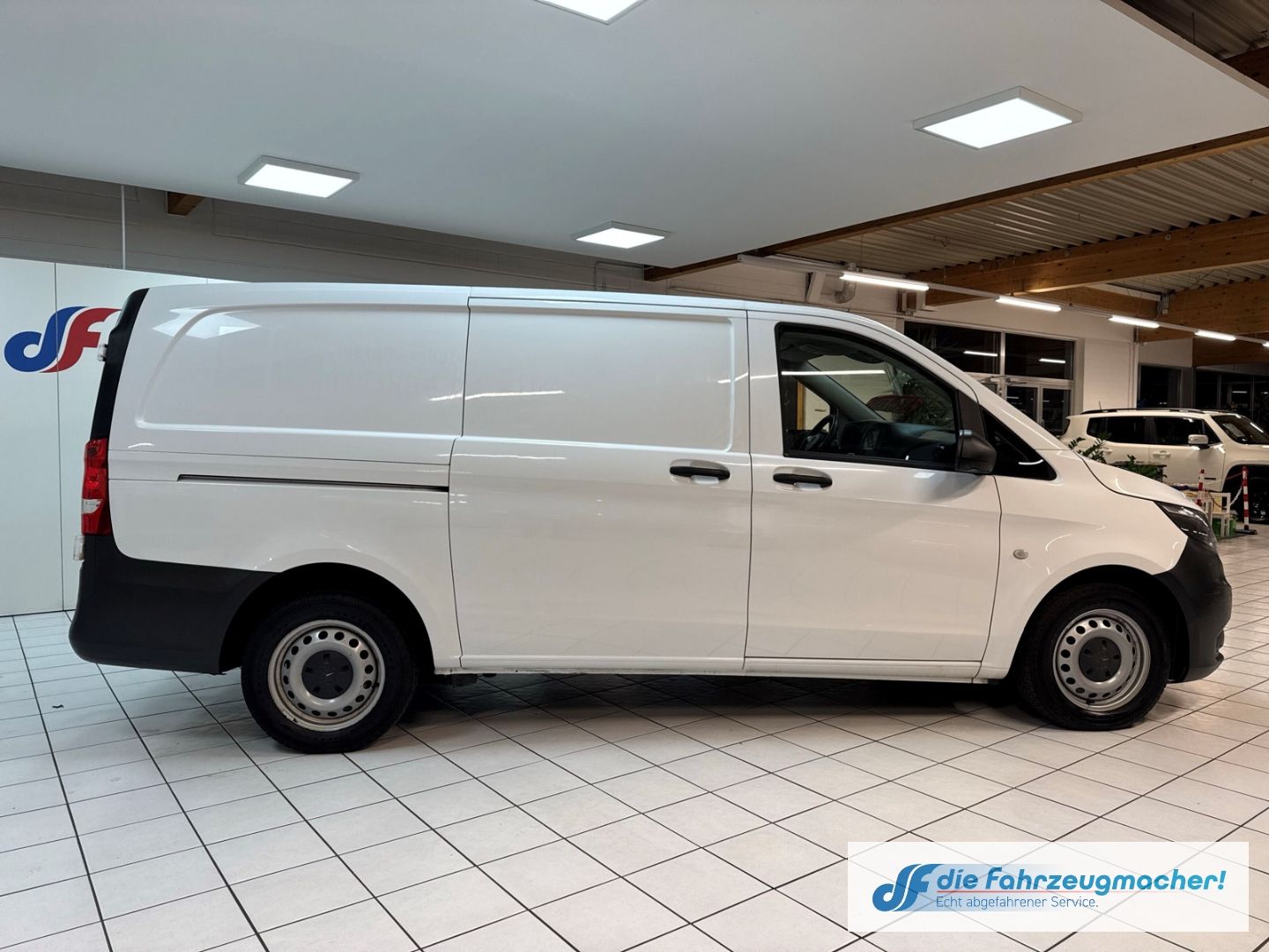 Fahrzeugabbildung Mercedes-Benz Vito Kasten 114 CDI FWD lang AHK Navi DAB SHZ R
