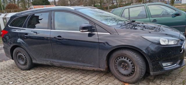 Ford Focus Tournier Kombi Benziner Motorsc...