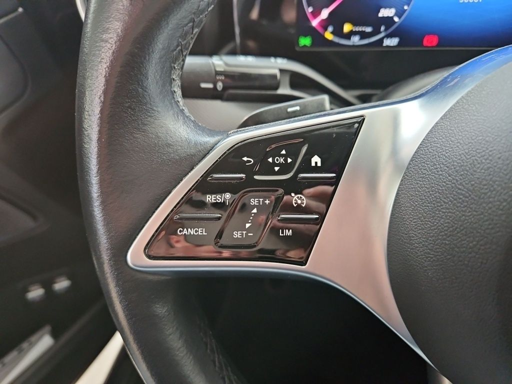 Fahrzeugabbildung Mercedes-Benz C 300 e Avantgarde Night LED Kamera SHZ Navi DAB