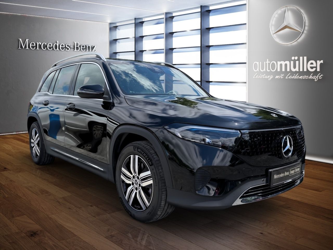 Fahrzeugabbildung Mercedes-Benz EQB 300 4M BONUS+AHK+FAHRASS+LHZ+CARPLAY+ALLRAD+