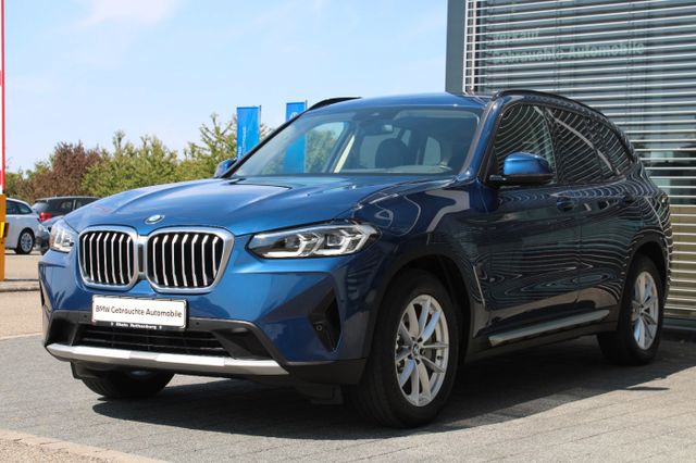 BMW X3 xDrive30d Navi LIVE AdLED AHK Sportsitze Cam