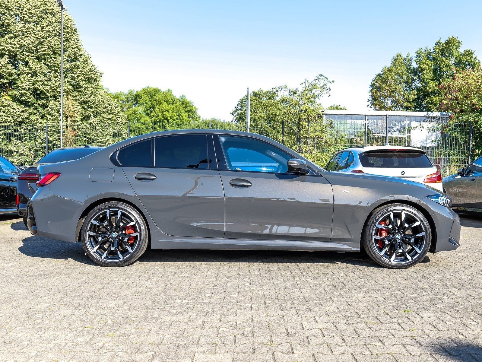 BMW 330 - Bild 10