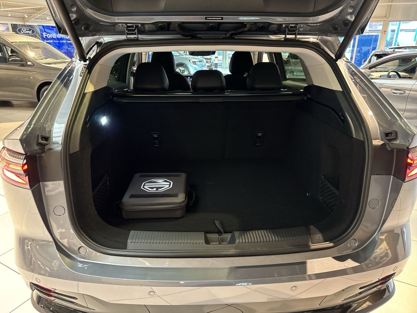 Fahrzeugabbildung MG HS PHEV Luxury Automatik- FINANZIERUNGSANGEBOT!