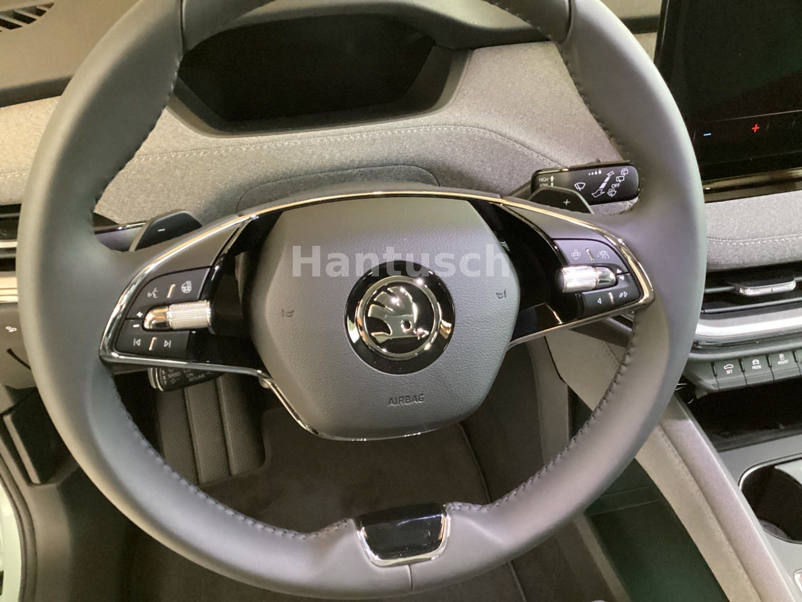 Fahrzeugabbildung SKODA Enyaq iV 80 X Loft 82 KWh 195 KW 4X4