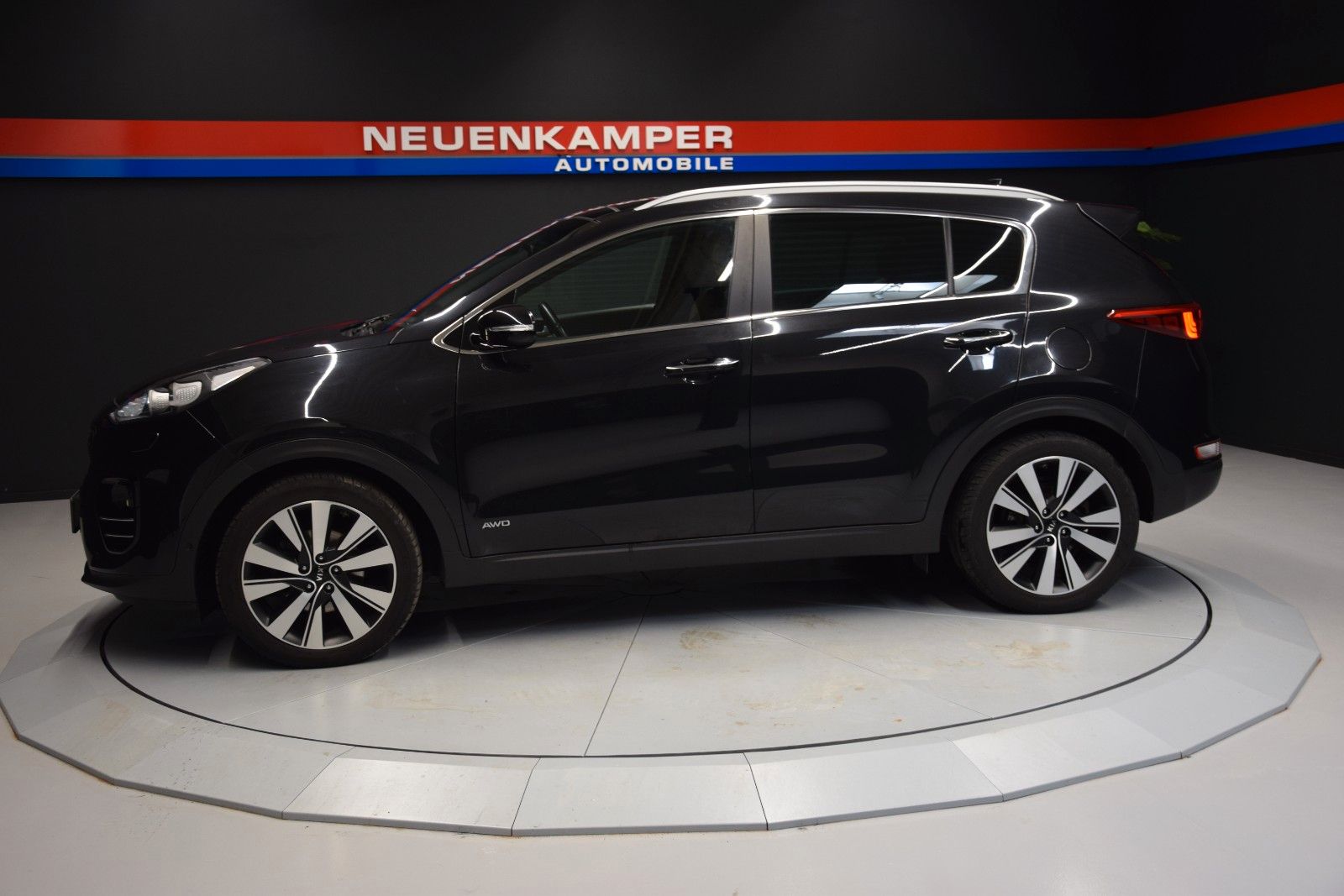 Fahrzeugabbildung Kia Sportage Platinum Edition 4WD Pano JBL Bi-Xenon